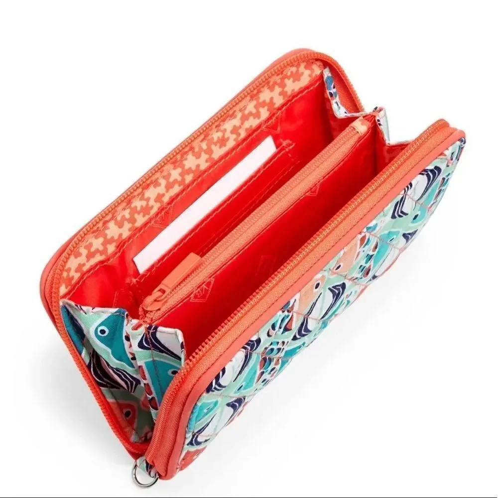 Vera Bradley RFID GRAB & Go Wristlet.  Go Fish